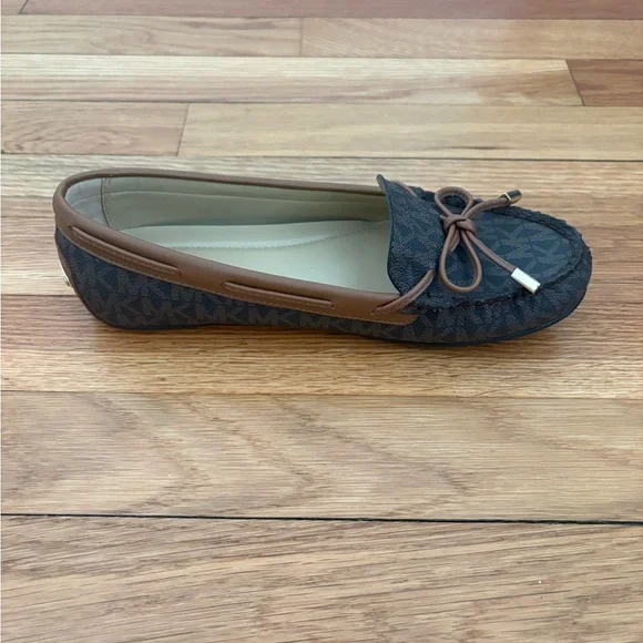Michael Kors Crawford Brown Moccasins Women’s 6 NWOT - Picture 5 of 13